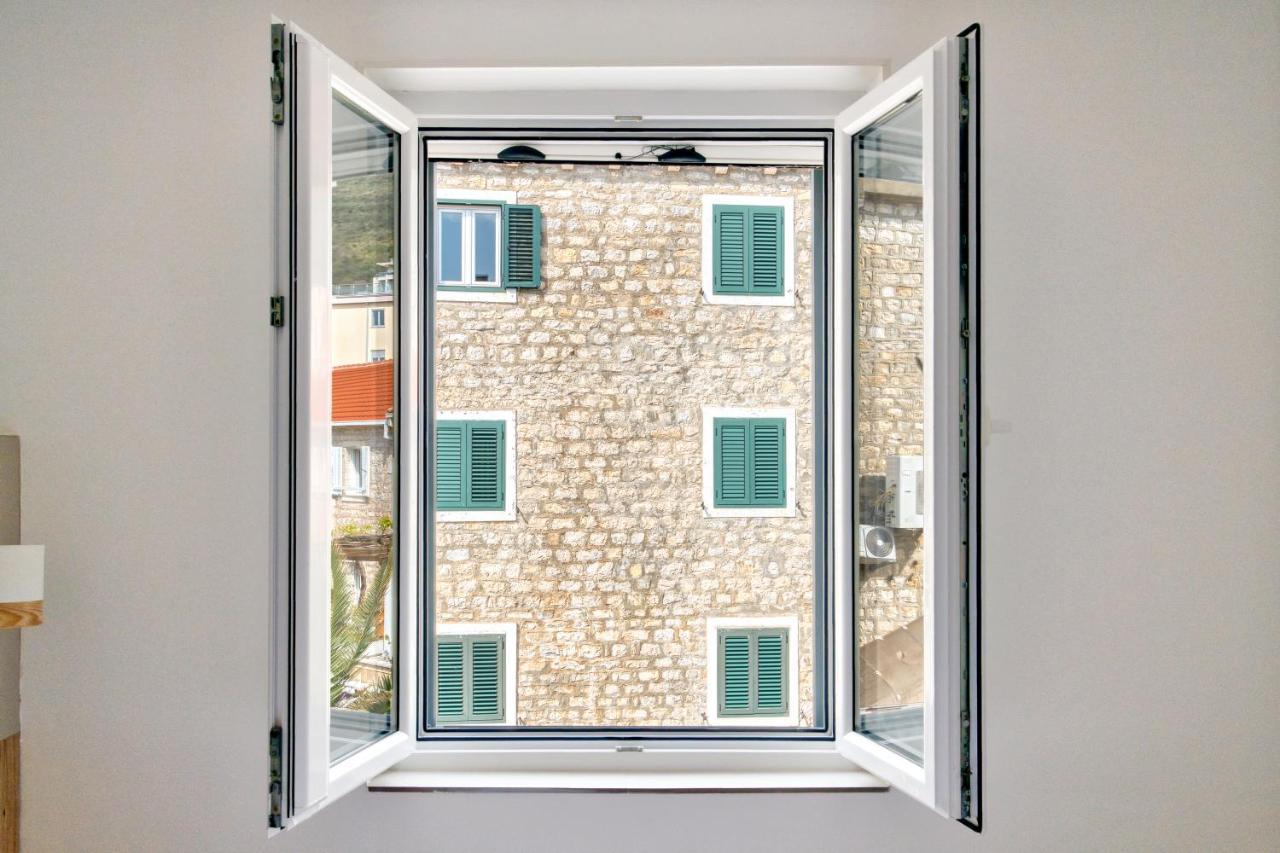Symphony Apartments Street View Petrovac Exteriör bild